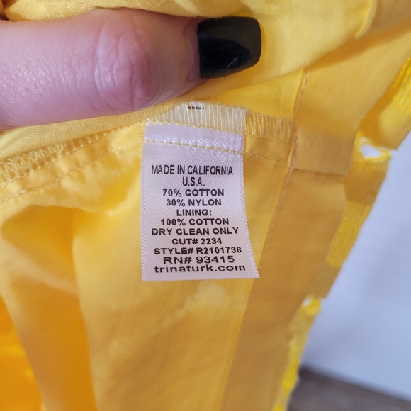 Trina Turk Yellow Crochet Lace V Neck Shift Mini Dress Sz. 6 - Picture 7 of 9